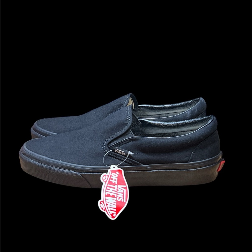 Size 7 - Vans Unisex Adult Classic SlipOn Shoes In Black/Black